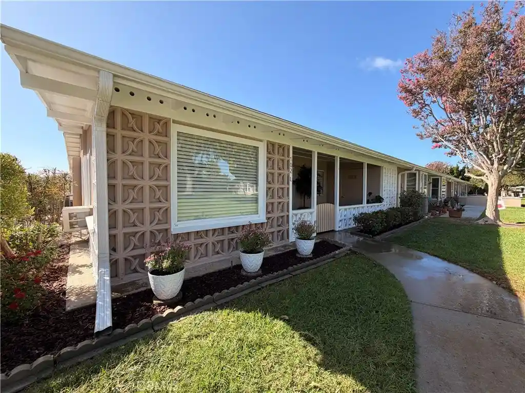 Photo 1 of Sale Pending at 13560 Medinac Ln #102 L, Seal Beach, CA 90740 | MLS# SR26188646 | Listing updated on 2026-10-22