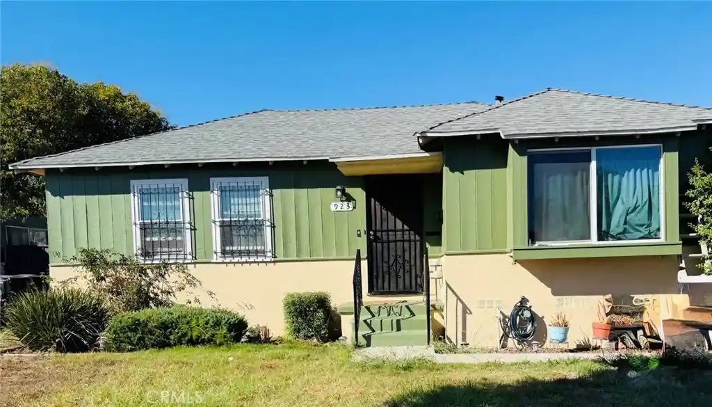 Single family home for sale at 923 E 118 Drive, Los Angeles, CA 90059 | MLS# CV26216675