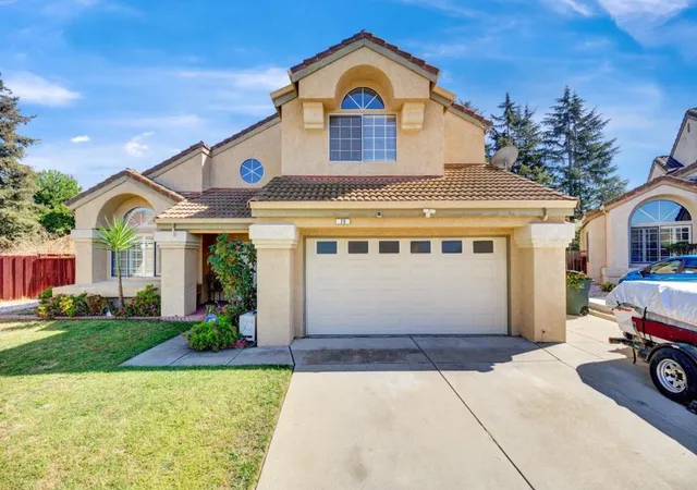 Single family home for sale at 39 Stony Hl Ct, Oakley, CA 94561 | MLS# ML82063717