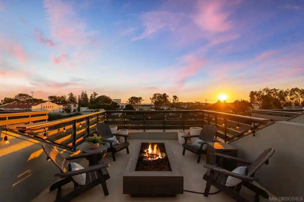 Listing Photo 1 - Condo for sale in 2531 State located at 2531 State, Carlsbad, CA 92008 - Unit 2531 State