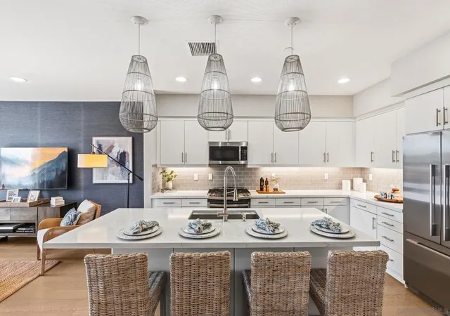 Listing Photo 4 - Condo for sale in building located at 2531 State, Carlsbad, CA 92008