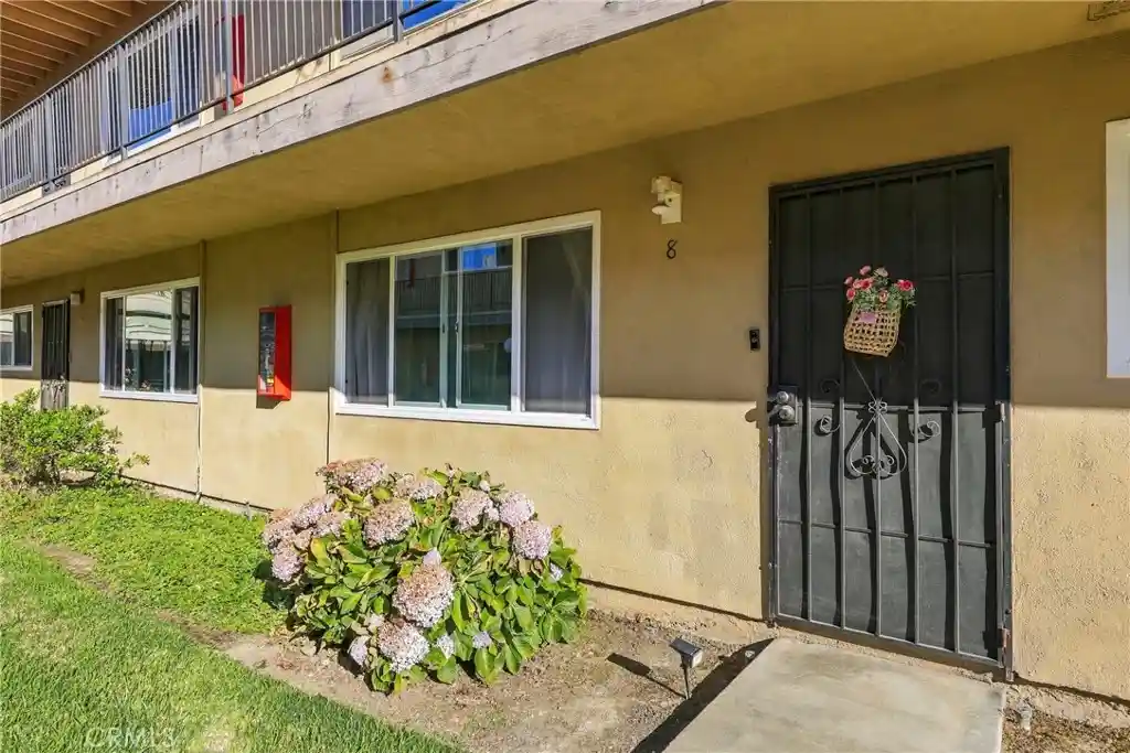 Condo for sale at 5535 Ackerfield #8, Long Beach, CA 90805 | MLS# DW26217341