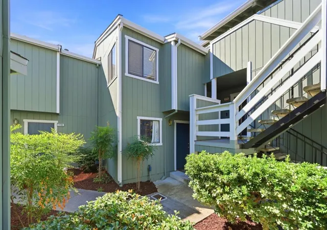 Condo for sale at 1128 Maywood Ln #51C, Martinez, CA 94553 | MLS# ML82063722