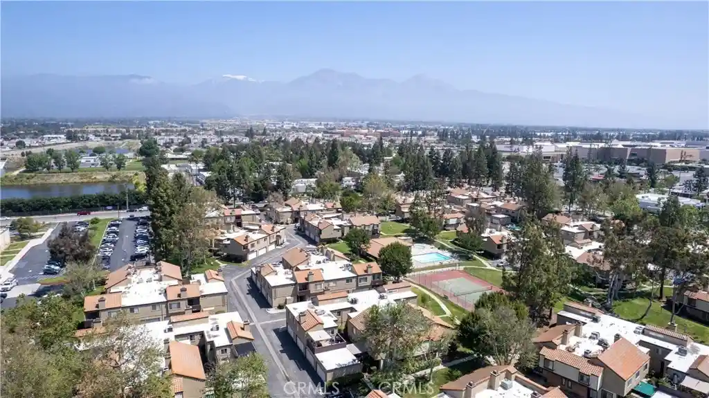 Listing Photo 2 - Condo for sale in 9382 Shadowood Dr located at 9382 Shadowood Dr, Montclair, CA 91763 - Unit 9382 Shadowood Dr