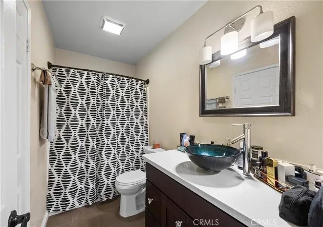 Listing Photo 3 - Condo for sale in building located at 9382 Shadowood Dr, Montclair, CA 91763