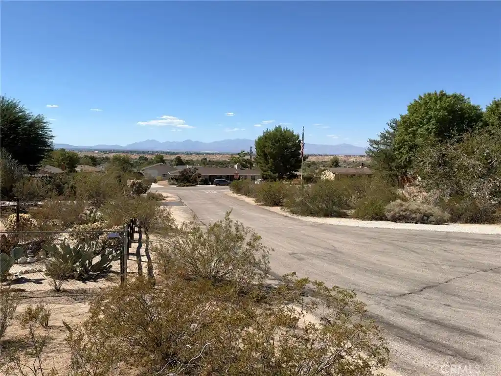 Land for sale at 0 Kasota Ln, Apple Valley, CA 92307 | MLS# HD26217594