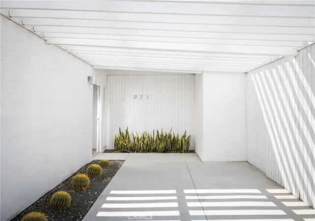 Photo 3 of Single family home for sale at 971 E Alexander Way, Palm Springs, CA 92262 | MLS# OC26217514 | Listing updated on 2026-10-07