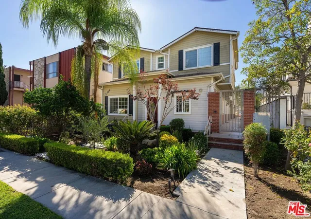 Photo 2 of Townhouse for sale at 338 W Milford St #106, Glendale, CA 91203 | MLS# 26997687 | Listing updated on 2026-10-08