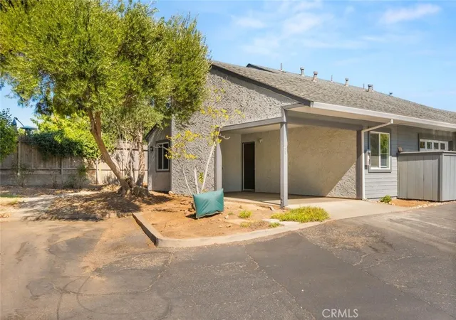 Listing Photo 5 - Condo for sale in building located at 26 Wrangler Ct, Chico, CA 95928