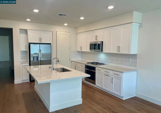 Photo 2 of Condo for sale at 69216 Via Vicenza, San Ramon, CA 94583 | MLS# 41150429 | Listing updated on 2026-10-09
