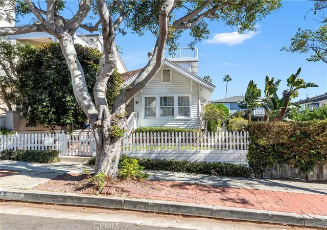 Photo 1 of Multi family home for sale at 214 Dahlia, Corona Del Mar, CA 92625 | MLS# NP26217744 | Listing updated on 2026-10-07
