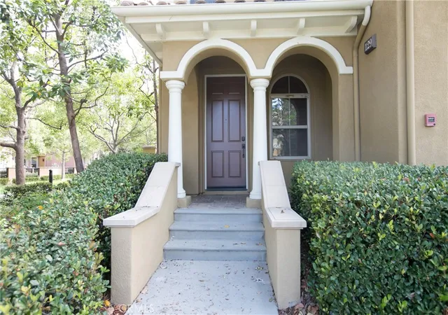 Listing Photo 1 - Condo for sale in building located at 129 Chantilly, Irvine, CA 92620 - Unit #