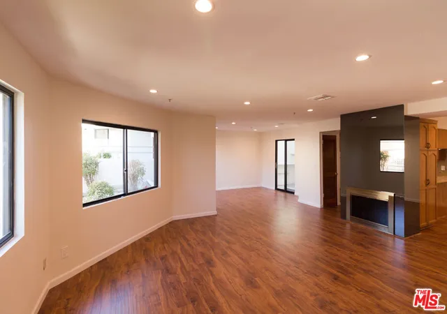 Listing Photo 4 - Condo for sale in building located at 301 W Loraine St, Glendale, CA 91202 - Unit #8