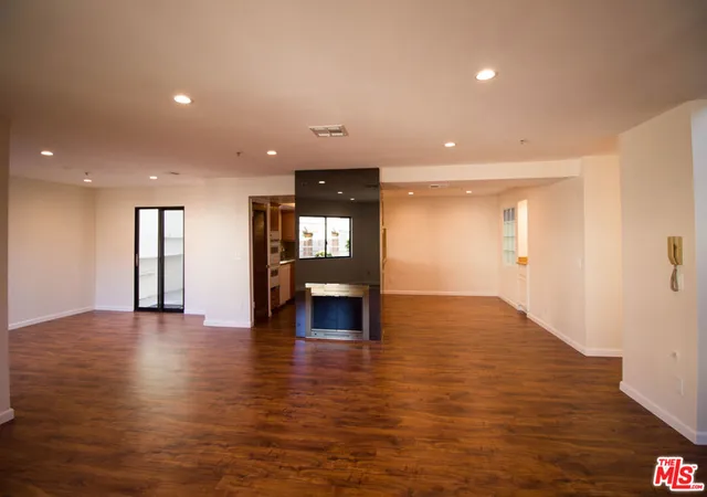 Listing Photo 5 - Condo for sale in building located at 301 W Loraine St, Glendale, CA 91202 - Unit #8