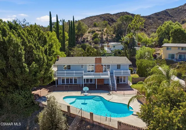 Photo 3 of Single family home for sale at 68 La Paz Ct, Simi Valley, CA 93065 | MLS# 226004756 | Listing updated on 2026-10-09