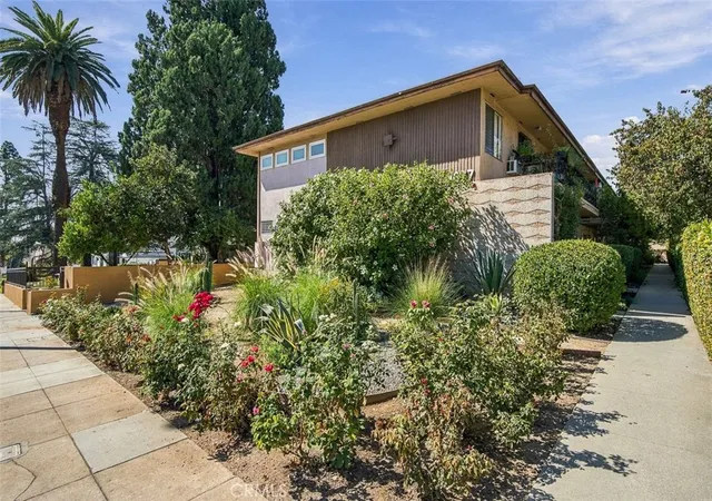 Multi family home for sale at 1677 N Lake, Pasadena, CA 91104 | MLS# AR26217788