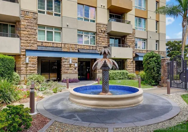 Listing Photo 4 - Condo for sale in building located at 1480 Broadway, San Diego, CA 92101 - Unit #2420