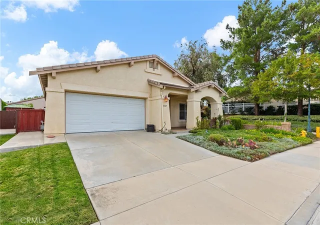 Photo 3 of Single family home for sale at 43129 Caminata, Temecula, CA 92592 | MLS# SW26217804 | Listing updated on 2026-10-07