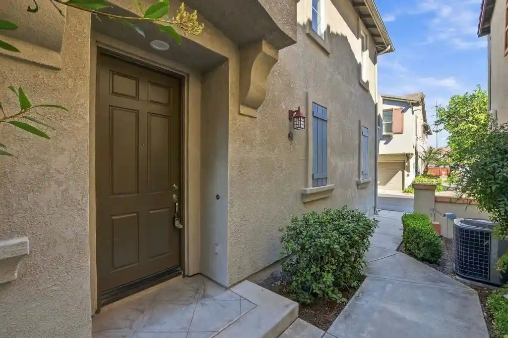 Listing Photo 1 - Condo for sale in 2072 Aviata Rd located at 2072 Aviata Rd, Chula Vista, CA 91914 - Unit #66