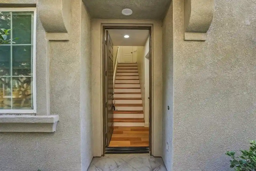 Listing Photo 2 - Condo for sale in 2072 Aviata Rd located at 2072 Aviata Rd, Chula Vista, CA 91914 - Unit #66