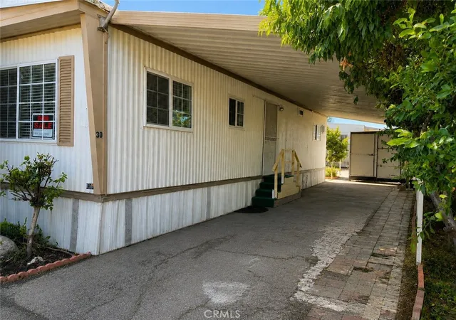Photo 2 of Manufactured home for sale at 9051 Laurel Cyn #30, Sun Valley, CA 91352 | MLS# SR26217668 | Listing updated on 2026-10-07