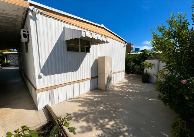 Photo 3 of Manufactured home for sale at 9051 Laurel Cyn #30, Sun Valley, CA 91352 | MLS# SR26217668 | Listing updated on 2026-10-07