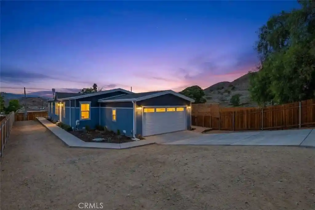 Photo 1 of Single family home for sale at 511 Lookout St, Lake Elsinore, CA 92530 | MLS# OC26217885 | Listing updated on 2026-10-23