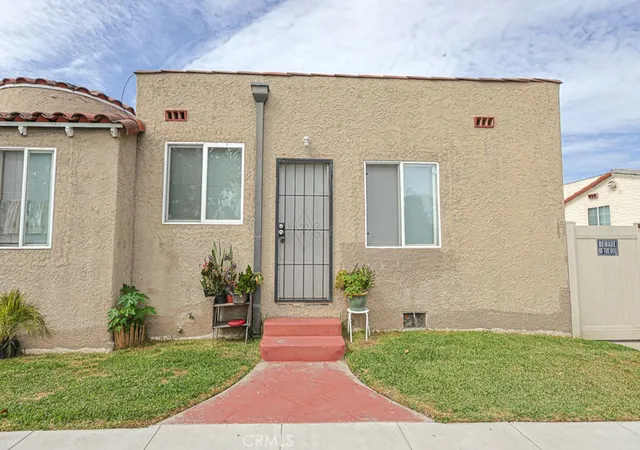 Photo 3 of Multi family home for sale at 103 West 51st, Long Beach, CA 90805 | MLS# PW26218043 | Listing updated on 2026-10-09