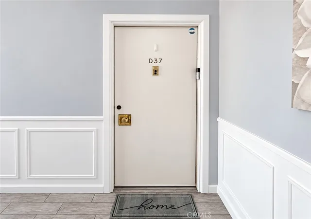 Listing Photo 1 - Condo for sale in building located at 1641 S Pomona, Fullerton, CA 92832 - Unit #D37