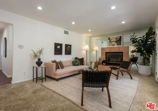 Photo 3 of Single family home for sale at 17336 Marilla St, Northridge, CA 91325 | MLS# 26993665 | Listing updated on 2026-10-10
