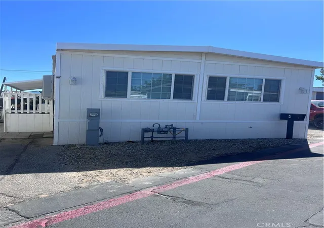 Manufactured home for sale at 3753 E Ave I #4, Lancaster, CA 93535 | MLS# SR26218094