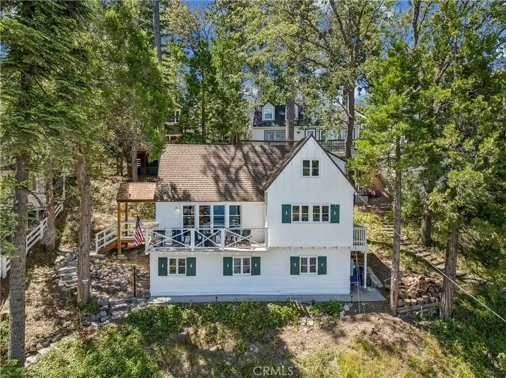 Single family home for sale at 28901 Palisades, Lake Arrowhead, CA 92352 | MLS# IG26217172