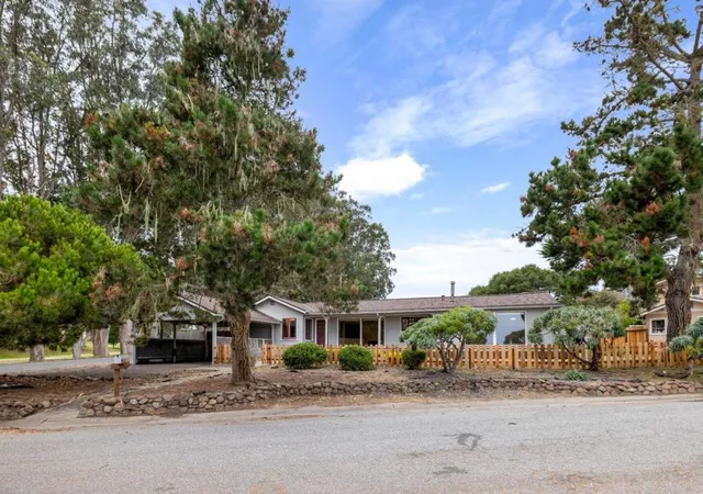 Photo 1 of Single family home for sale at 865 Crest Ave, Pacific Grove, CA 93950 | MLS# ML82063773 | Listing updated on 2026-10-13