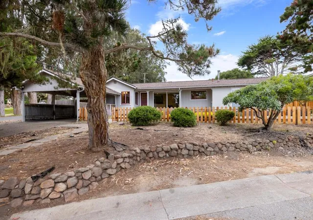Photo 2 of Single family home for sale at 865 Crest Ave, Pacific Grove, CA 93950 | MLS# ML82063773 | Listing updated on 2026-10-13