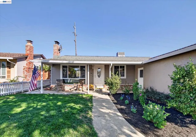 Photo 1 of Single family home for sale at 1472 El Dorado Dr, Livermore, CA 94550 | MLS# 41150473 | Listing updated on 2026-10-10