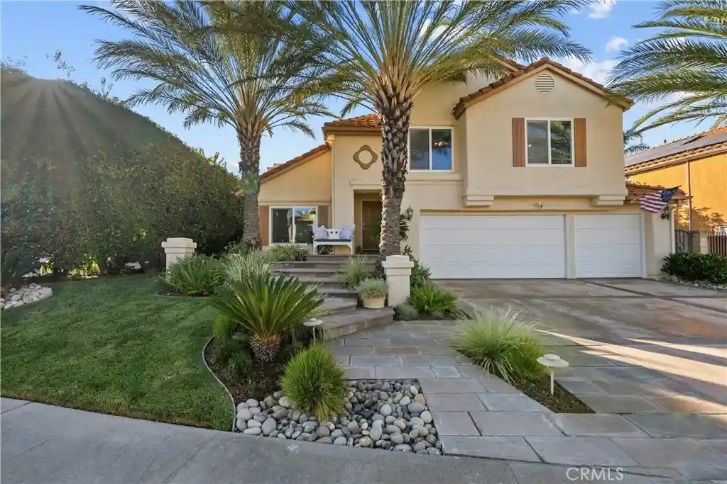 Single family home for sale at 24521 Skyridge Dr, Newhall, CA 91321 | MLS# SR26215756