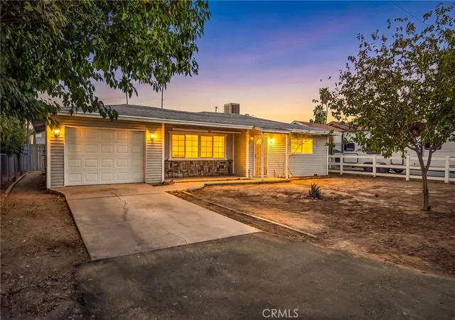 Photo 1 of Sale Pending at 40680 Johnston Ave, Hemet, CA 92544 | MLS# SW26206982 | Listing updated on 2026-10-12