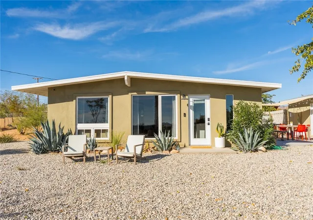 Photo 2 of Single family home for sale at 828 Cherokee Trl, Yucca Valley, CA 92284 | MLS# JT26216952 | Listing updated on 2026-10-08