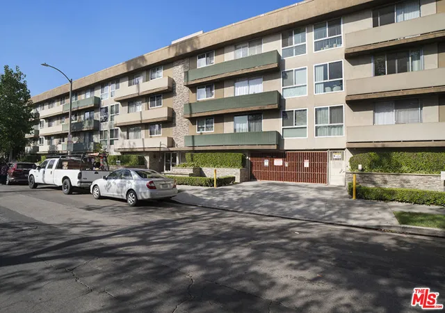Photo 2 of Condo for sale at 525 N Sycamore Ave #306, Los Angeles, CA 90036 | MLS# 26994399 | Listing updated on 2026-10-07