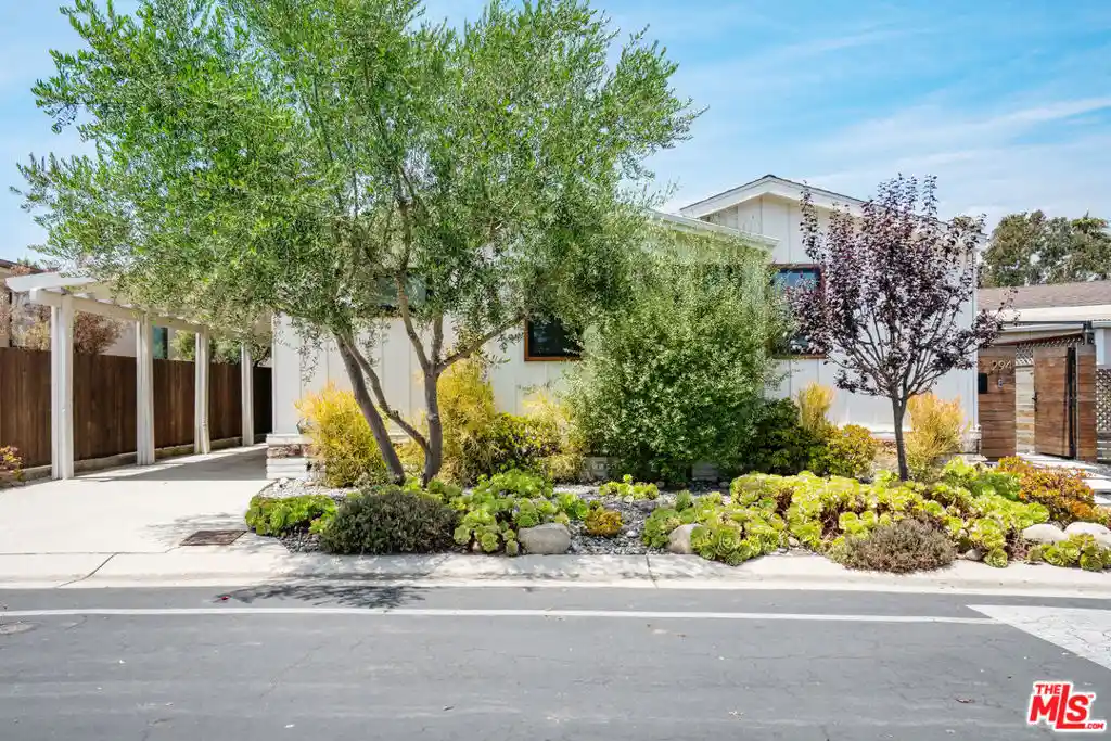 Photo 1 of Manufactured home for sale at 29500 Heathercliff Rd #294, Malibu, CA 90265 | MLS# 26997695 | Listing updated on 2026-10-15