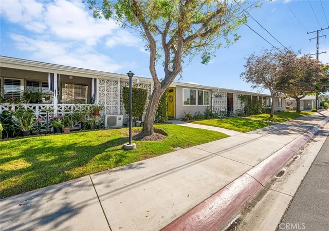 Photo 3 of Condo for sale at 1312 Golden Rain Rd #67I, Seal Beach, CA 90740 | MLS# PW26218138 | Listing updated on 2026-10-07