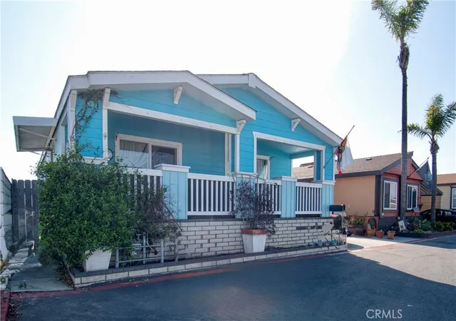 Photo 2 of Manufactured home for sale at 21851 Newland St #292, Huntington Beach, CA 92646 | MLS# PW26217873 | Listing updated on 2026-10-10