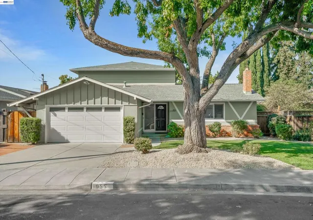 Photo 2 of Single family home for sale at 955 Via Seville, Livermore, CA 94550 | MLS# 41150488 | Listing updated on 2026-10-08