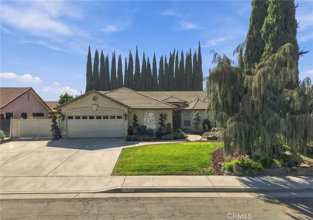 Photo 3 of Single family home for sale at 2349 S Mary Dr, Visalia, CA 93292 | MLS# PI26218215 | Listing updated on 2026-10-10
