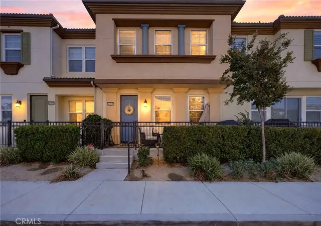 Photo 3 of Townhouse for sale at 40438 Calle Real, Murrieta, CA 92563 | MLS# DW26218263 | Listing updated on 2026-10-10