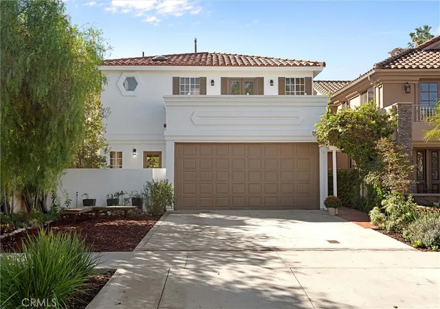 Single family home for sale at 646 Ave B, Redondo Beach, CA 90277 | MLS# PV26217002