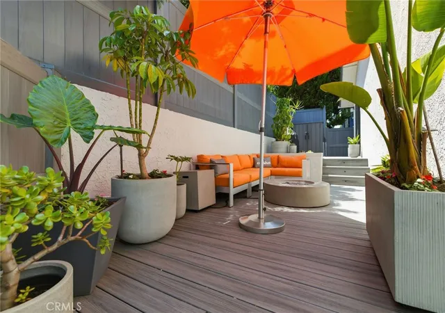 Townhouse for sale at 1456 Manhattan Beach Blvd #D, Manhattan Beach, CA 90266 | MLS# SB26217789