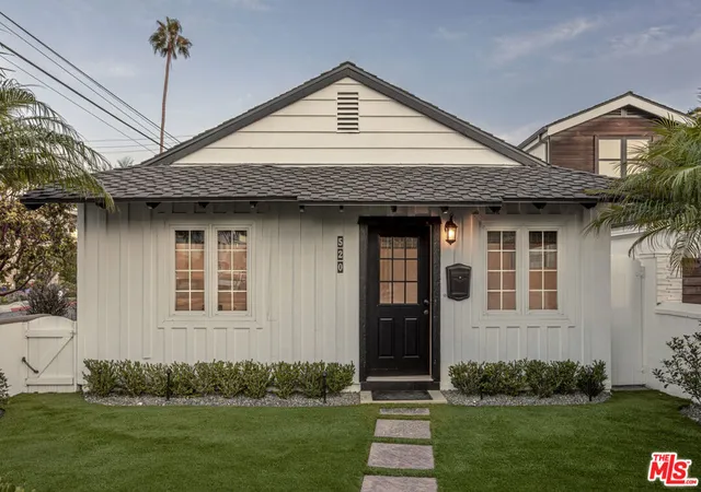 Photo 2 of Multi family home for sale at 520 Marigold Ave, Corona Del Mar, CA 92625 | MLS# 26996647 | Listing updated on 2026-10-07