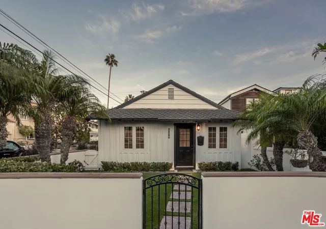 Photo 3 of Multi family home for sale at 520 Marigold Ave, Corona Del Mar, CA 92625 | MLS# 26996647 | Listing updated on 2026-10-07