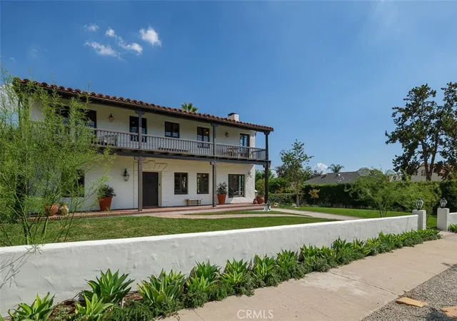 Photo 2 of Single family home for sale at 2098 Roosevelt, Altadena, CA 91001 | MLS# AR26217919 | Listing updated on 2026-10-11
